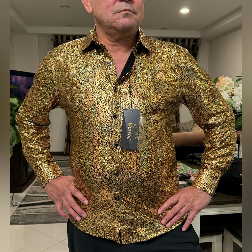 NWT Men Halloween and Holiday Button down shirt